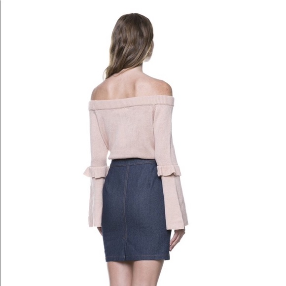 Daydream in denim skirt - Picture 2 of 4